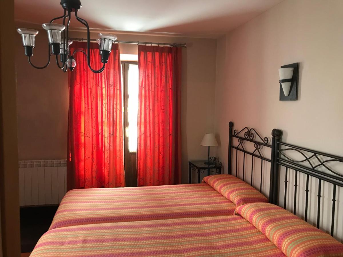 Apartamentos Ebro Рейноса Экстерьер фото
